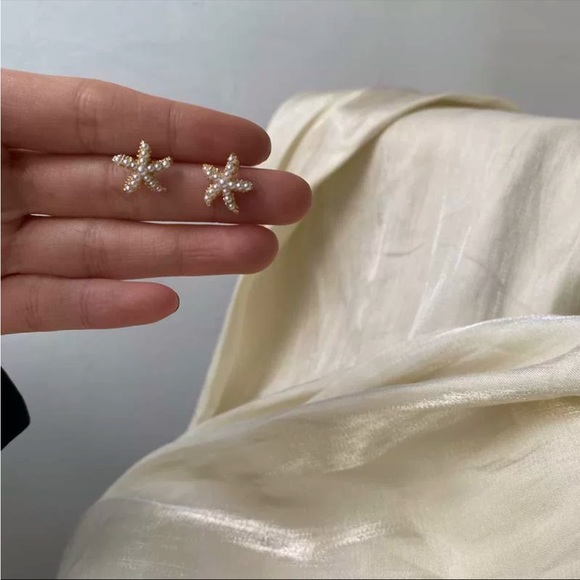 Starfish Pearl Stud Earrings - Picture 3 of 6